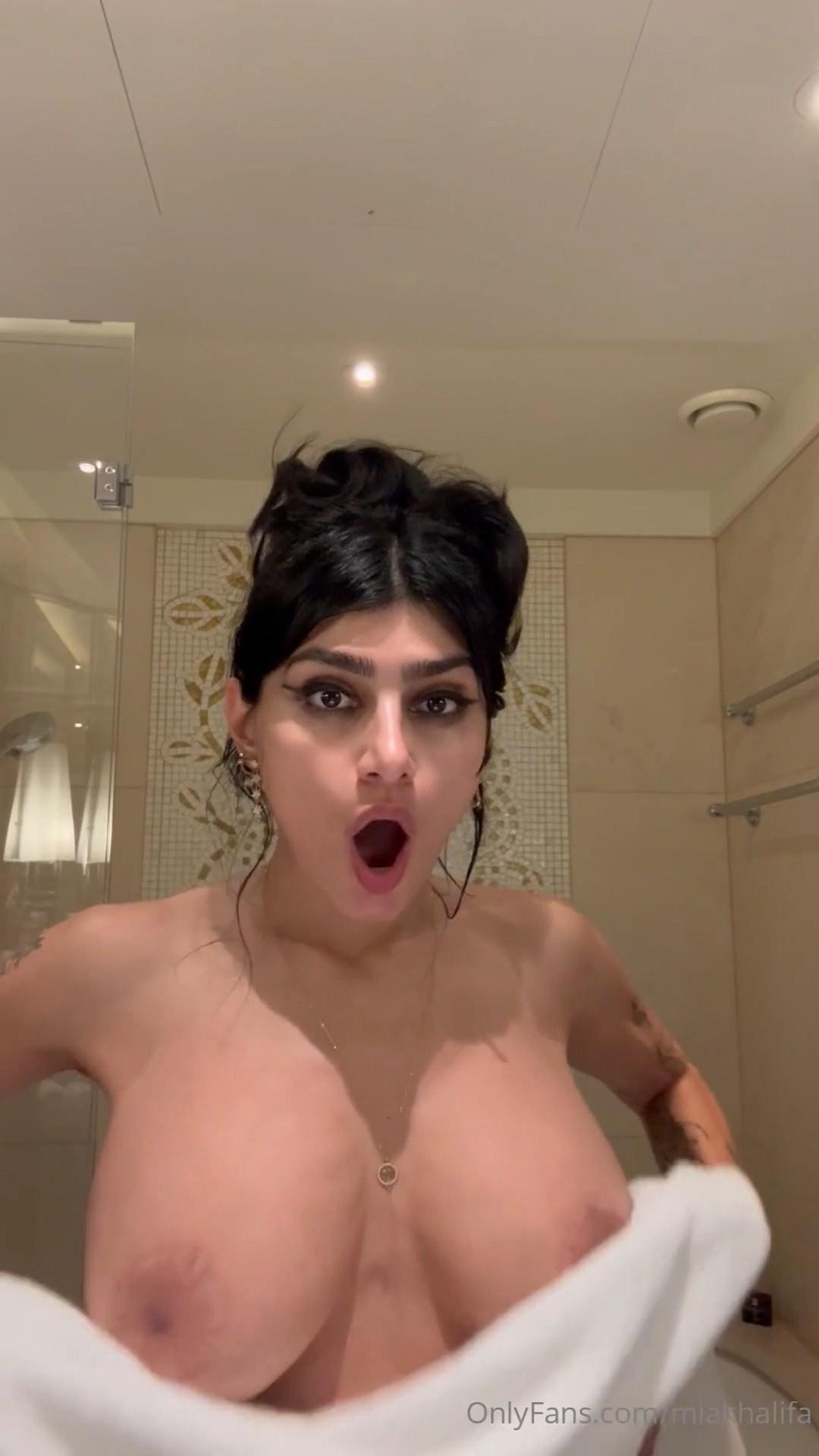 Mia Khalifa Teethbrushing Onlyfans Leaked Nude Porn